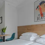 Moho Xl Hostel *