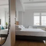 Hostel Moho Xl *
