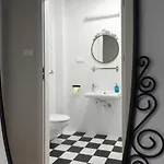 Moho Xl Hostel *