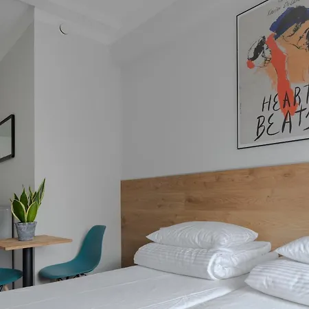 Moho Xl Hostel *